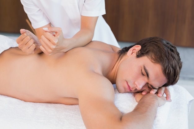 How to Choose the Right Massage Therapist for Your Needs